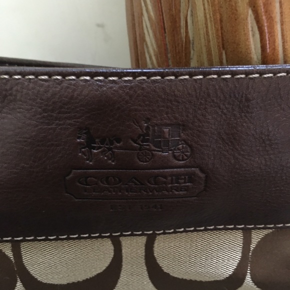 Authentic Coach Zoe Signature Hobo Bag - Picture 2 of 16